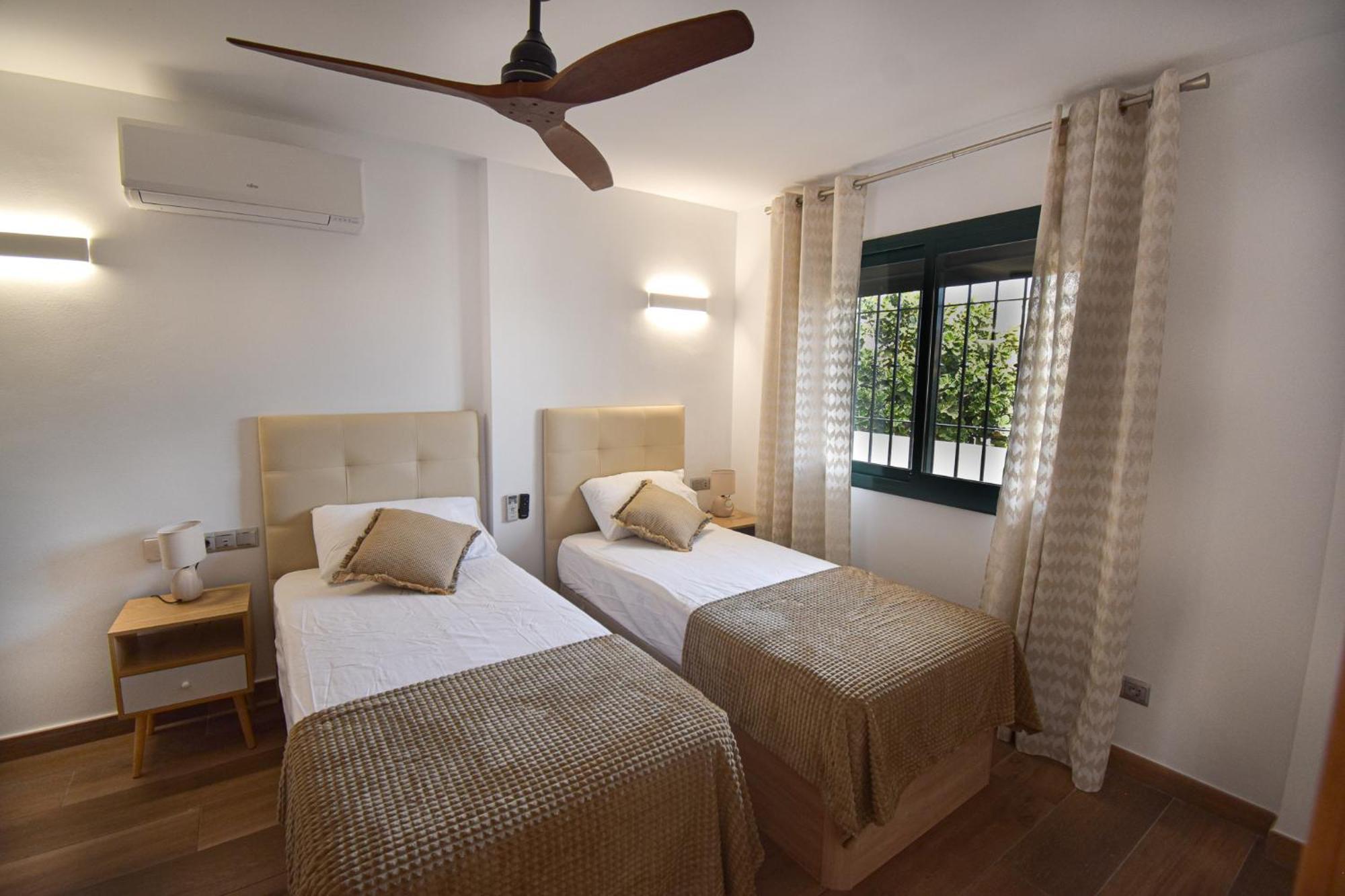 Urb Pueblo Del Parque, Luxury 2 Bedroom Apartment. Fantastic Central Location. 베날마데나코스타 외부 사진