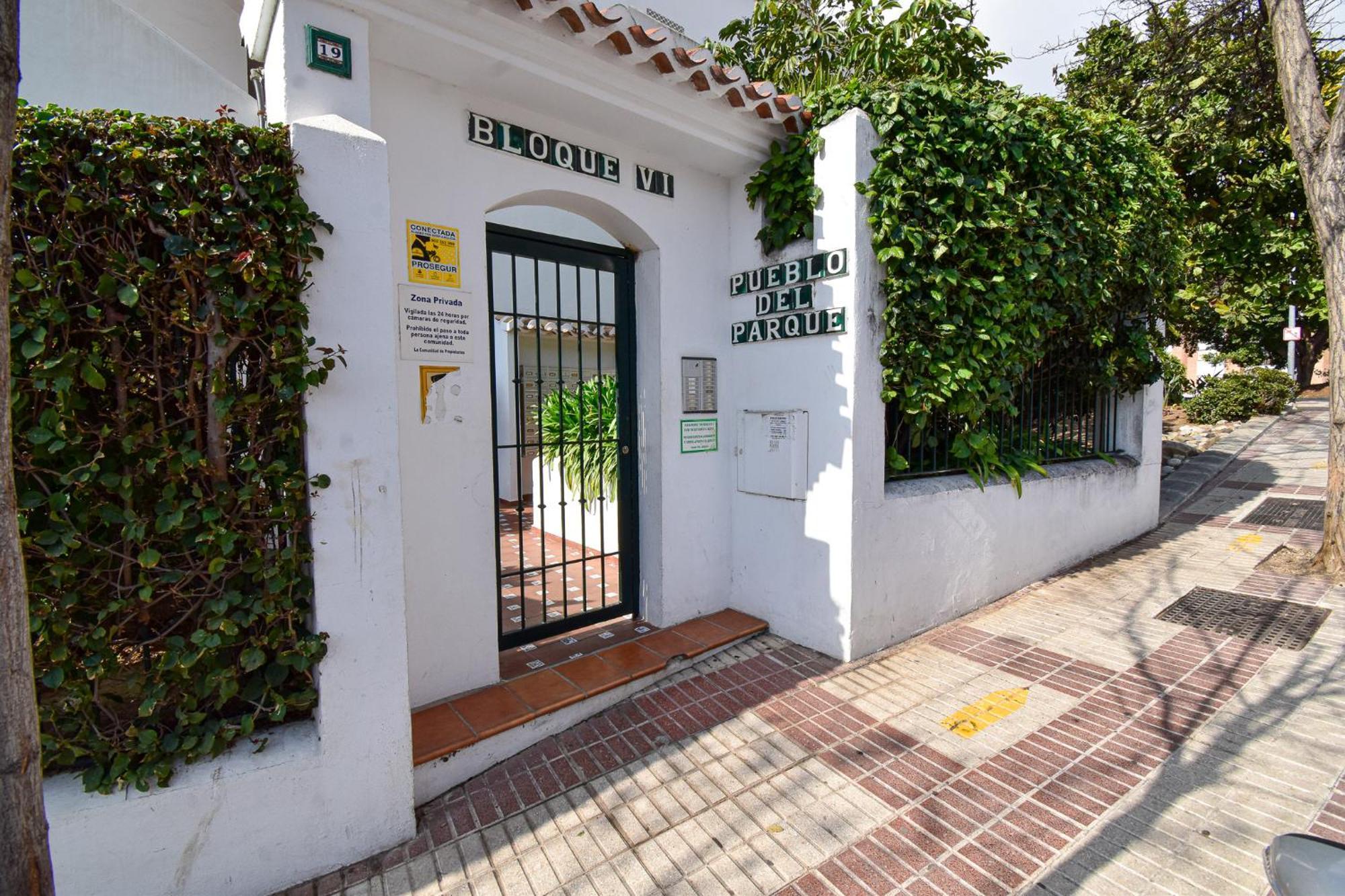 Urb Pueblo Del Parque, Luxury 2 Bedroom Apartment. Fantastic Central Location. 베날마데나코스타 외부 사진